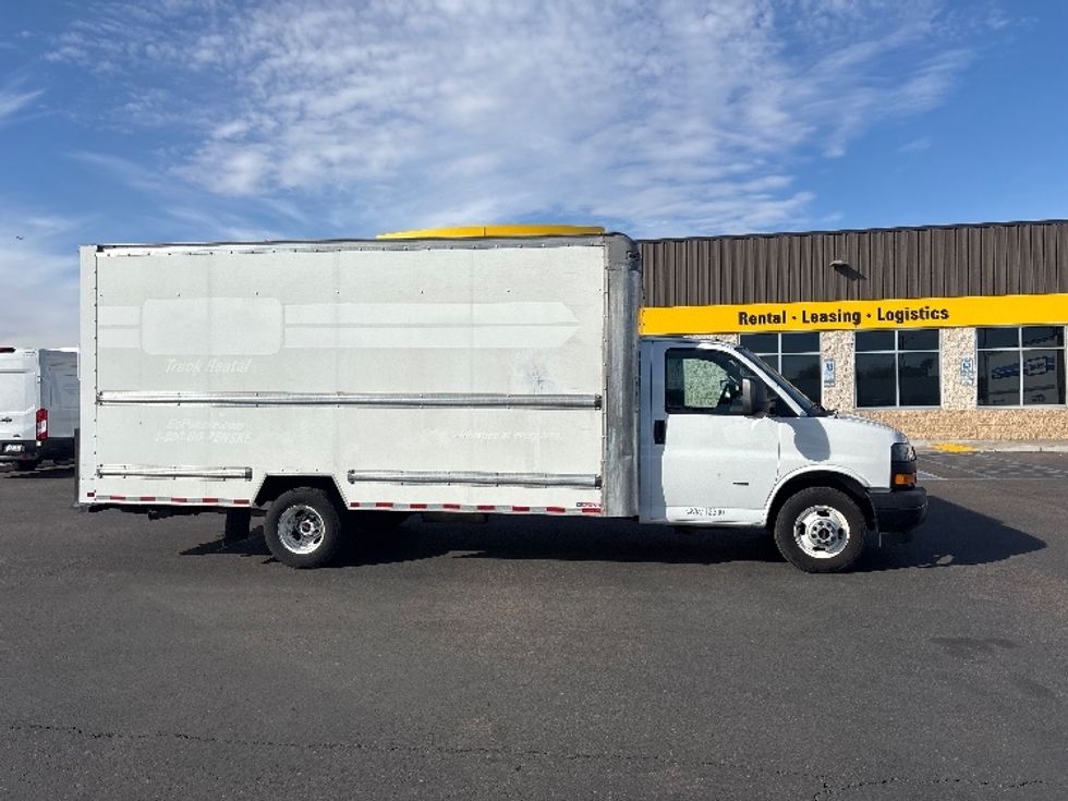 Light Duty Box Truck-Light and Medium Duty Trucks-GMC-2021-Savana G33903-Phoenix-AZ-107,400\n\t\tmiles-$ 26,500 - Image 14