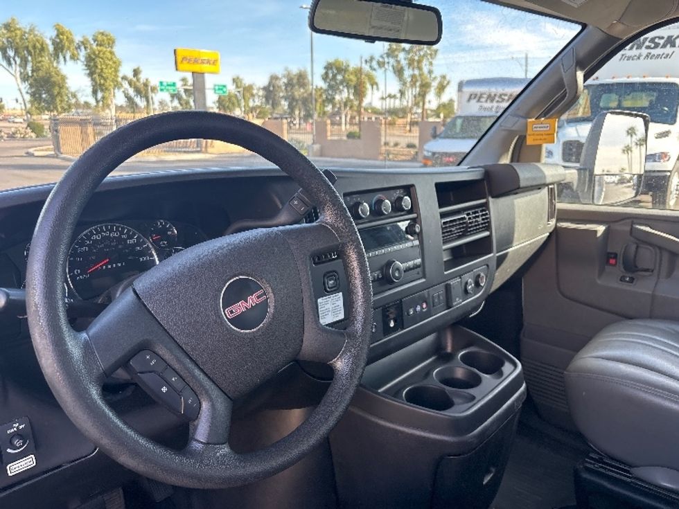 Light Duty Box Truck-Light and Medium Duty Trucks-GMC-2021-Savana G33903-Phoenix-AZ-107,400\n\t\tmiles-$ 26,500 - Image 16