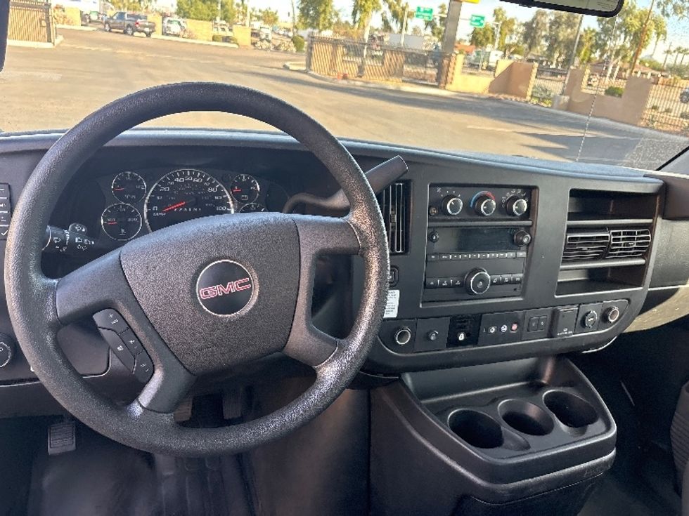 Light Duty Box Truck-Light and Medium Duty Trucks-GMC-2021-Savana G33903-Phoenix-AZ-107,400\n\t\tmiles-$ 26,500 - Image 17