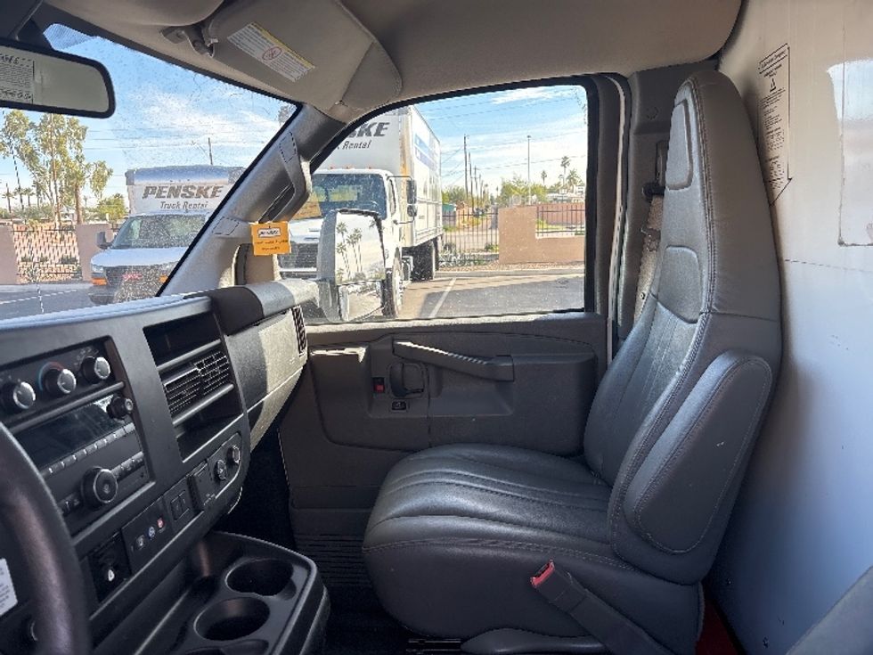 Light Duty Box Truck-Light and Medium Duty Trucks-GMC-2021-Savana G33903-Phoenix-AZ-107,400\n\t\tmiles-$ 26,500 - Image 18