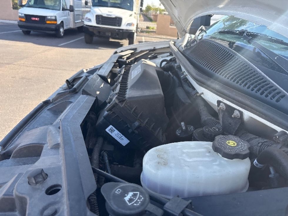 Light Duty Box Truck-Light and Medium Duty Trucks-GMC-2021-Savana G33903-Phoenix-AZ-107,400\n\t\tmiles-$ 26,500 - Image 23