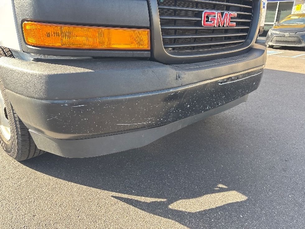 Light Duty Box Truck-Light and Medium Duty Trucks-GMC-2021-Savana G33903-Phoenix-AZ-107,400\n\t\tmiles-$ 26,500 - Image 24