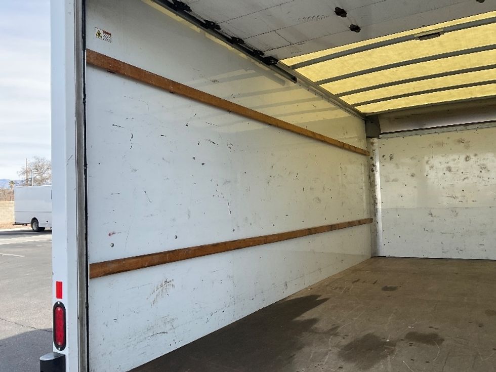 Light Duty Box Truck-Light and Medium Duty Trucks-GMC-2021-Savana G33903-Phoenix-AZ-107,577\n\t\tmiles-$ 29,250 - Image 10