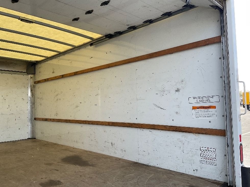 Light Duty Box Truck-Light and Medium Duty Trucks-GMC-2021-Savana G33903-Phoenix-AZ-107,577\n\t\tmiles-$ 29,250 - Image 11