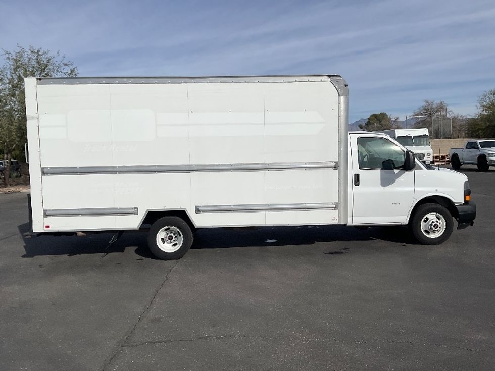 Light Duty Box Truck-Light and Medium Duty Trucks-GMC-2021-Savana G33903-Phoenix-AZ-107,577\n\t\tmiles-$ 29,250 - Image 14