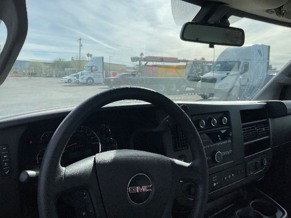 Light Duty Box Truck-Light and Medium Duty Trucks-GMC-2021-Savana G33903-Phoenix-AZ-107,577\n\t\tmiles-$ 29,250 - Image 17