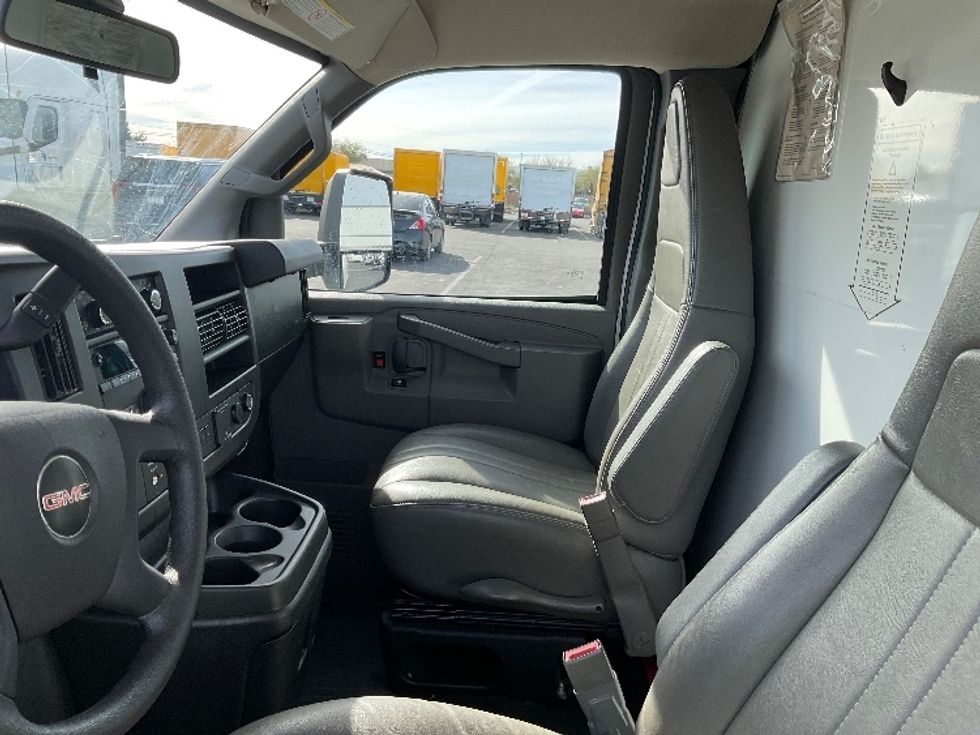 Light Duty Box Truck-Light and Medium Duty Trucks-GMC-2021-Savana G33903-Phoenix-AZ-107,577\n\t\tmiles-$ 29,250 - Image 18