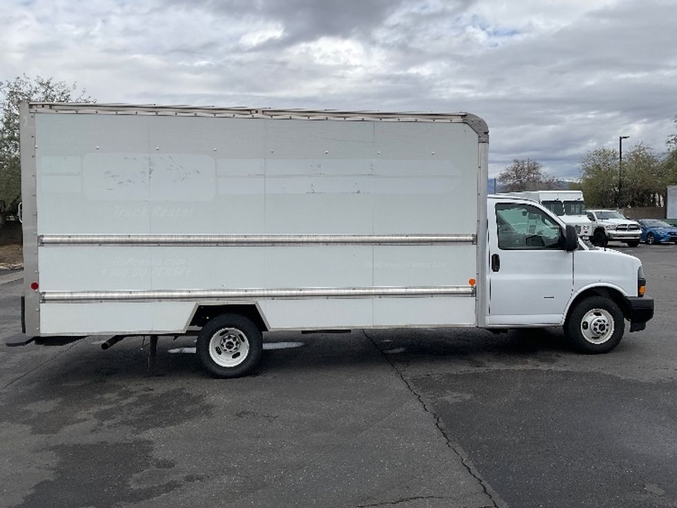 Light Duty Box Truck-Light and Medium Duty Trucks-GMC-2021-Savana G33903-Phoenix-AZ-108,213\n\t\tmiles-$ 26,250 - Image 14