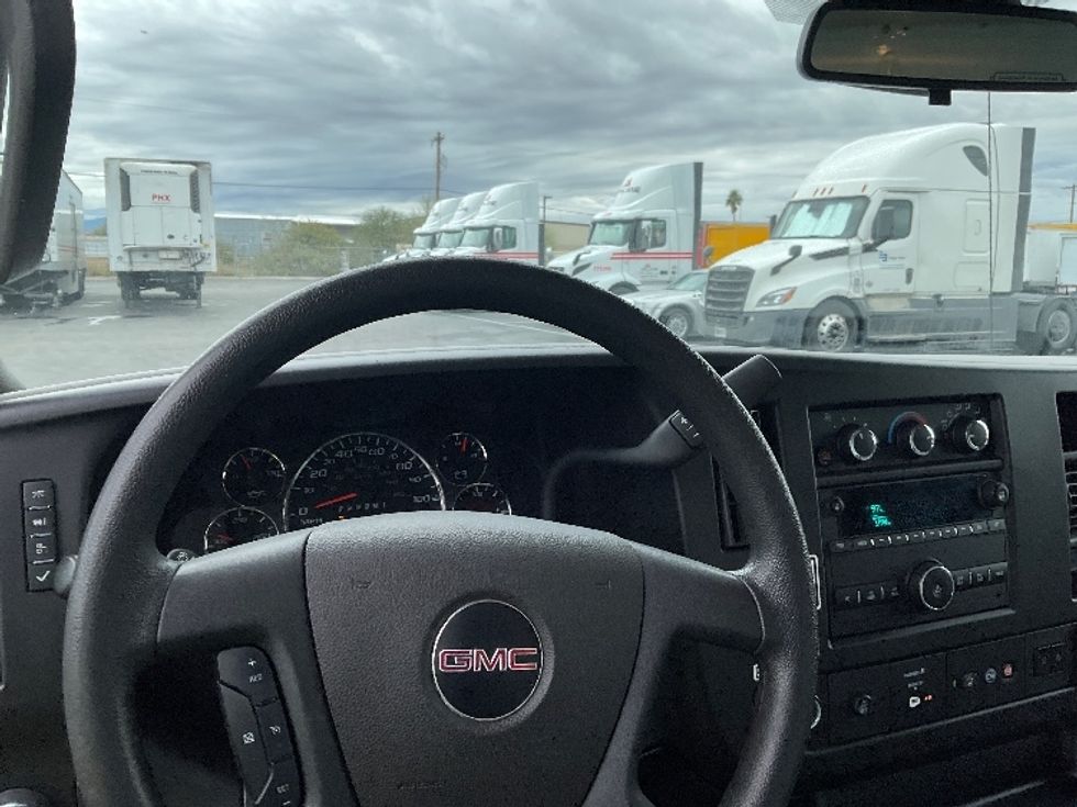 Light Duty Box Truck-Light and Medium Duty Trucks-GMC-2021-Savana G33903-Phoenix-AZ-108,213\n\t\tmiles-$ 26,250 - Image 17