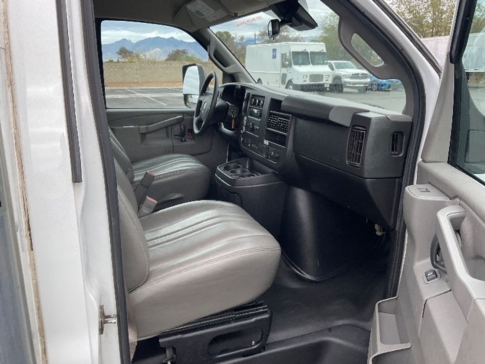 Light Duty Box Truck-Light and Medium Duty Trucks-GMC-2021-Savana G33903-Phoenix-AZ-108,213\n\t\tmiles-$ 26,250 - Image 19