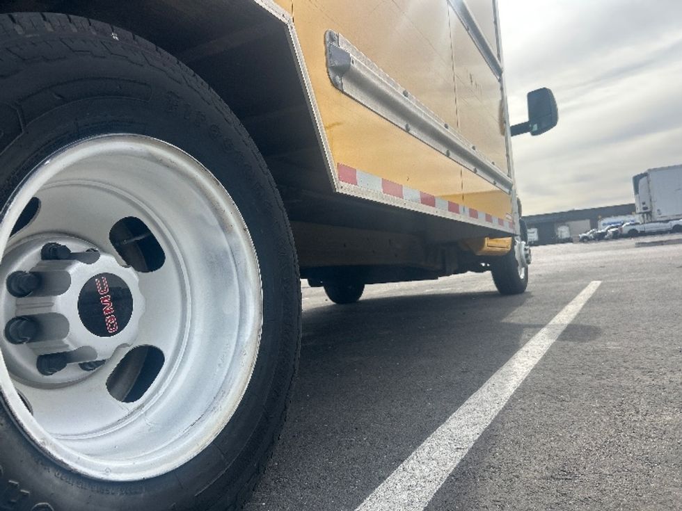 Light Duty Box Truck-Light and Medium Duty Trucks-GMC-2021-Savana G33903-Phoenix-AZ-108,653\n\t\tmiles-$ 23,500 - Image 12