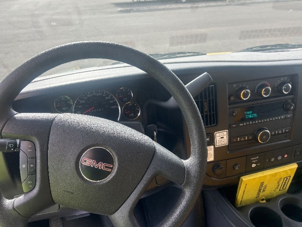 Light Duty Box Truck-Light and Medium Duty Trucks-GMC-2021-Savana G33903-Phoenix-AZ-108,653\n\t\tmiles-$ 23,500 - Image 15