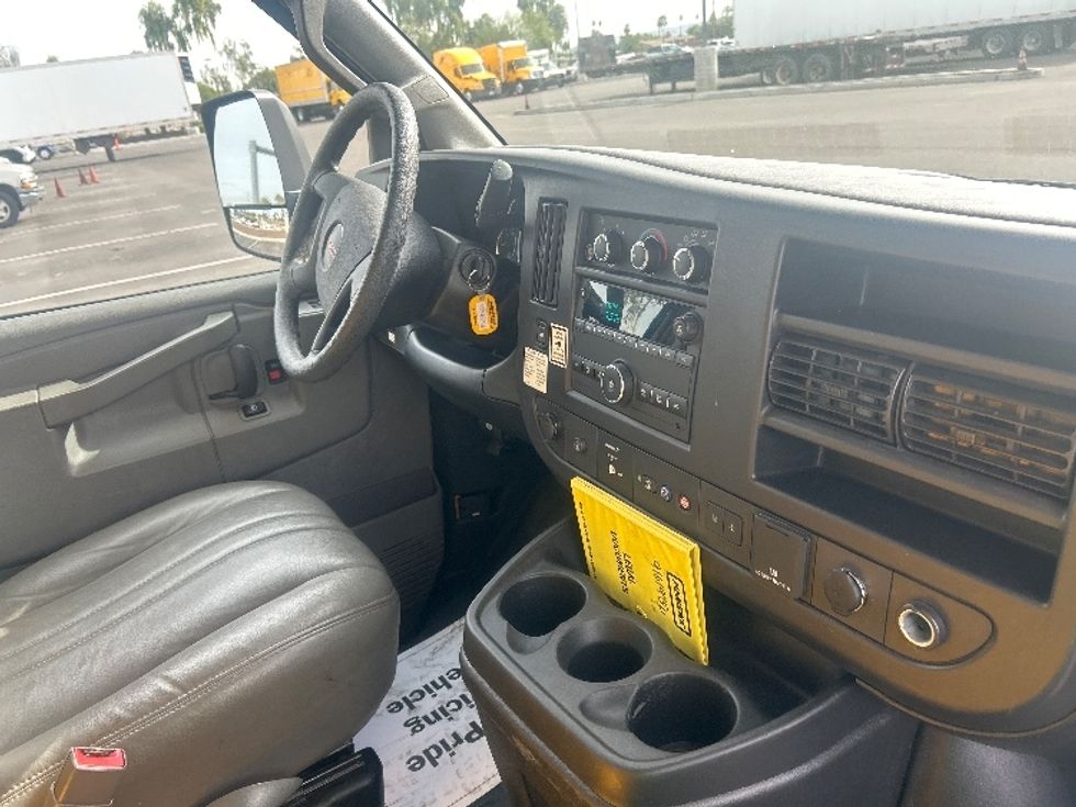 Light Duty Box Truck-Light and Medium Duty Trucks-GMC-2021-Savana G33903-Phoenix-AZ-108,653\n\t\tmiles-$ 23,500 - Image 20