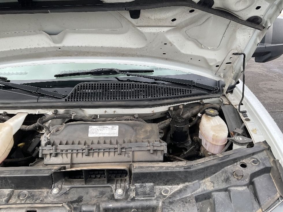 Light Duty Box Truck-Light and Medium Duty Trucks-GMC-2021-Savana G33903-Phoenix-AZ-108,700\n\t\tmiles-$ 26,250 - Image 23