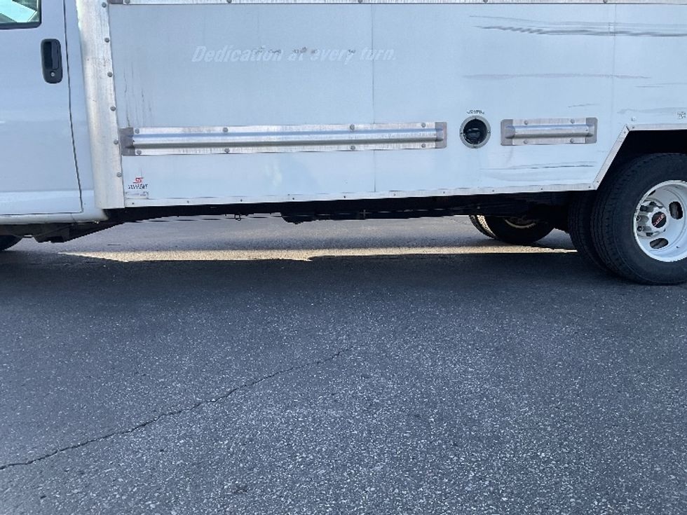 Light Duty Box Truck-Light and Medium Duty Trucks-GMC-2021-Savana G33903-Phoenix-AZ-108,700\n\t\tmiles-$ 26,250 - Image 5