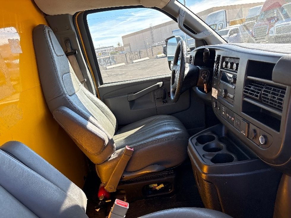 Light Duty Box Truck-Light and Medium Duty Trucks-GMC-2021-Savana G33903-Phoenix-AZ-112,523\n\t\tmiles-$ 23,250 - Image 20
