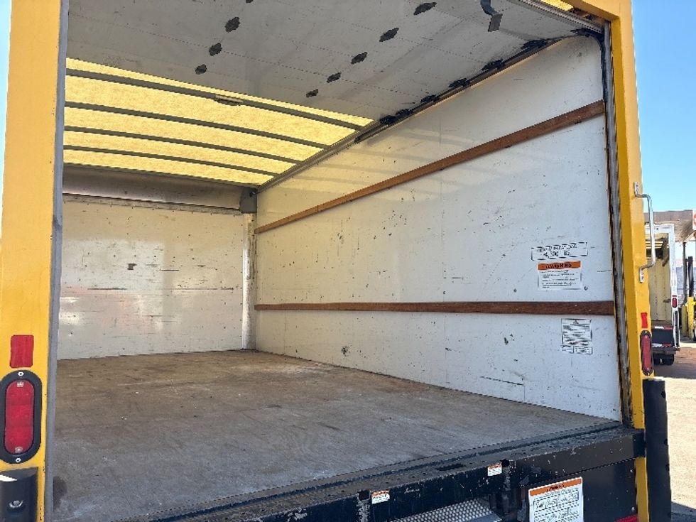 Light Duty Box Truck-Light and Medium Duty Trucks-GMC-2021-Savana G33903-Phoenix-AZ-112,523\n\t\tmiles-$ 23,250 - Image 24