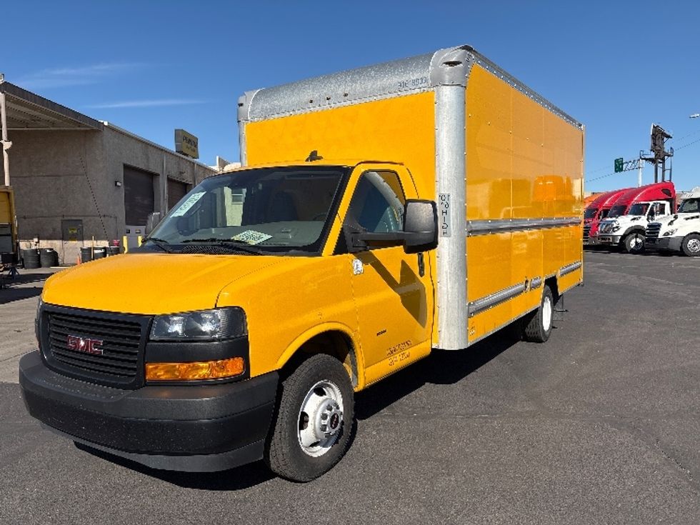 Light Duty Box Truck-Light and Medium Duty Trucks-GMC-2021-Savana G33903-Phoenix-AZ-112,523\n\t\tmiles-$ 23,250 - Image 3