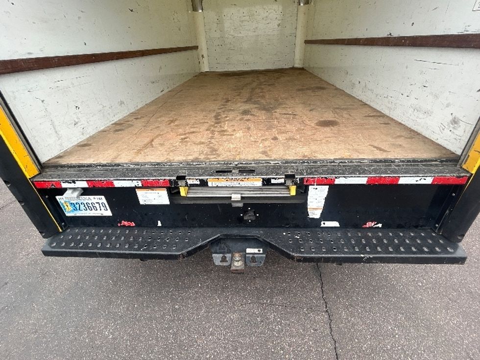 Light Duty Box Truck-Light and Medium Duty Trucks-GMC-2021-Savana G33903-Phoenix-AZ-115,169\n\t\tmiles-$ 26,000 - Image 10