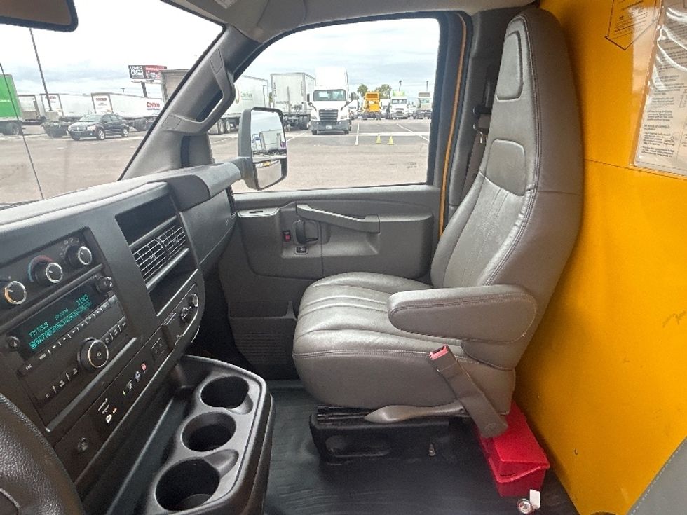 Light Duty Box Truck-Light and Medium Duty Trucks-GMC-2021-Savana G33903-Phoenix-AZ-115,169\n\t\tmiles-$ 26,000 - Image 19