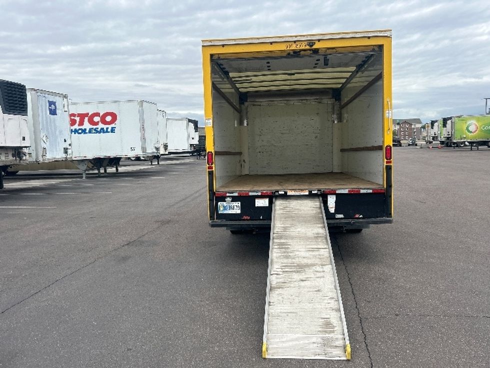 Light Duty Box Truck-Light and Medium Duty Trucks-GMC-2021-Savana G33903-Phoenix-AZ-115,169\n\t\tmiles-$ 26,000 - Image 9