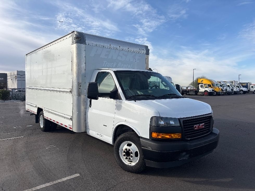 Light Duty Box Truck-Light and Medium Duty Trucks-GMC-2021-Savana G33903-Phoenix-AZ-117,012\n\t\tmiles-$ 25,500 - Image 1