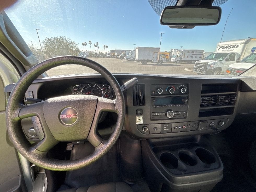 Light Duty Box Truck-Light and Medium Duty Trucks-GMC-2021-Savana G33903-Phoenix-AZ-117,012\n\t\tmiles-$ 25,500 - Image 17