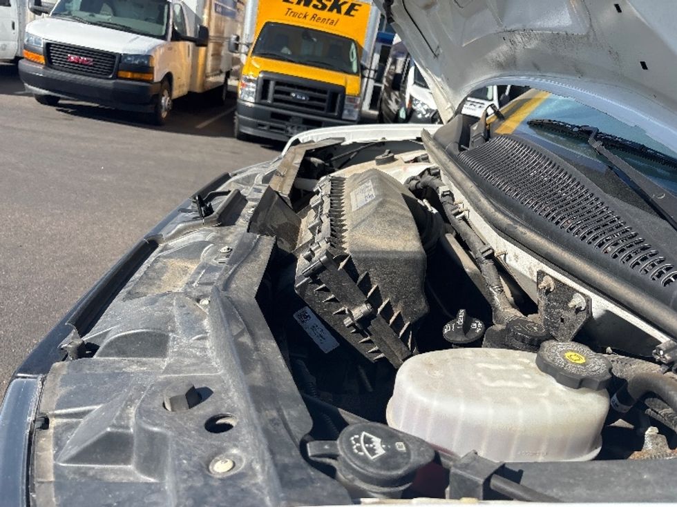 Light Duty Box Truck-Light and Medium Duty Trucks-GMC-2021-Savana G33903-Phoenix-AZ-117,012\n\t\tmiles-$ 25,500 - Image 23