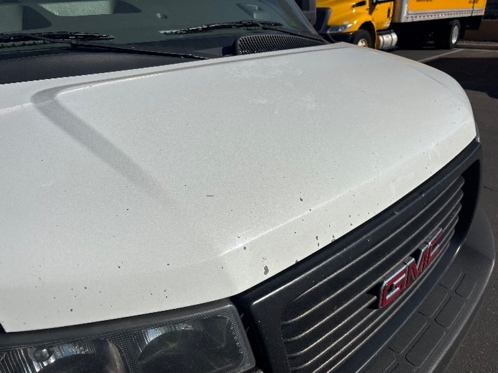 Light Duty Box Truck-Light and Medium Duty Trucks-GMC-2021-Savana G33903-Phoenix-AZ-117,012\n\t\tmiles-$ 25,500 - Image 24