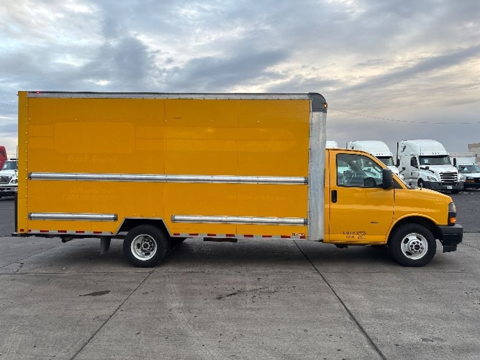 Light Duty Box Truck-Light and Medium Duty Trucks-GMC-2021-Savana G33903-Phoenix-AZ-131,283\n\t\tmiles-$ 21,000 - Image 14