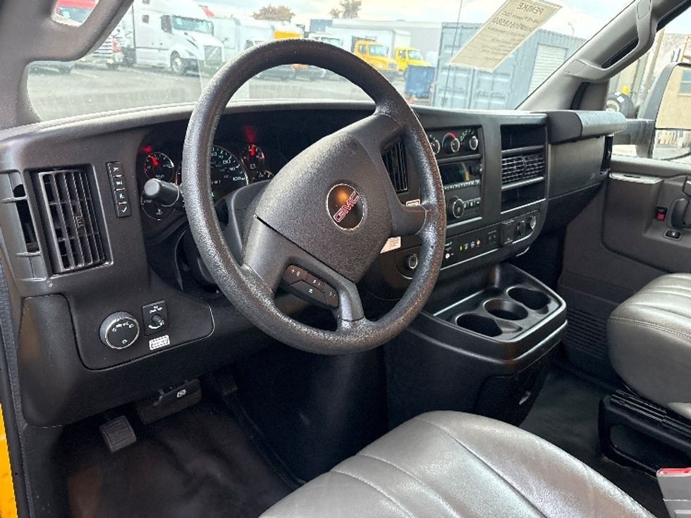 Light Duty Box Truck-Light and Medium Duty Trucks-GMC-2021-Savana G33903-Phoenix-AZ-131,283\n\t\tmiles-$ 21,000 - Image 16