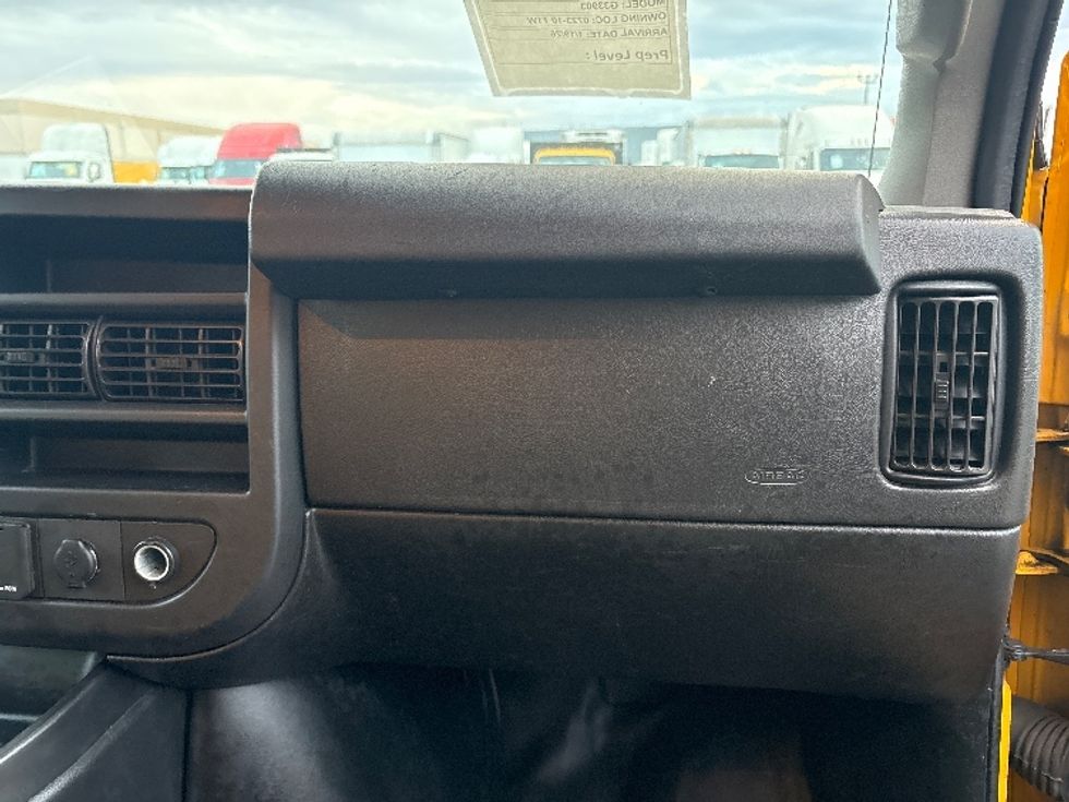 Light Duty Box Truck-Light and Medium Duty Trucks-GMC-2021-Savana G33903-Phoenix-AZ-131,283\n\t\tmiles-$ 21,000 - Image 20