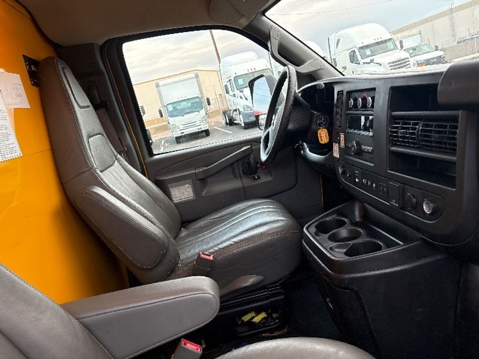 Light Duty Box Truck-Light and Medium Duty Trucks-GMC-2021-Savana G33903-Phoenix-AZ-131,283\n\t\tmiles-$ 21,000 - Image 21