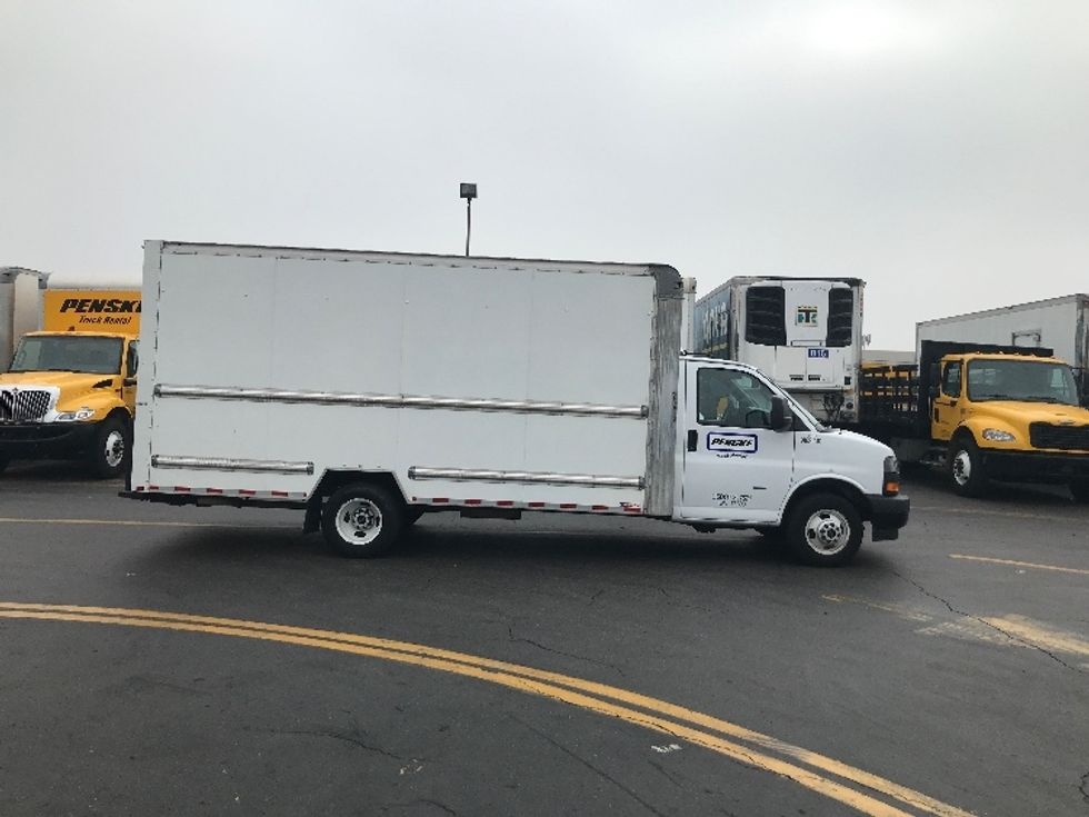 Light Duty Box Truck-Light and Medium Duty Trucks-GMC-2021-Savana G33903-Phoenix-AZ-56,498\n\t\tmiles-$ 35,750 - Image 15