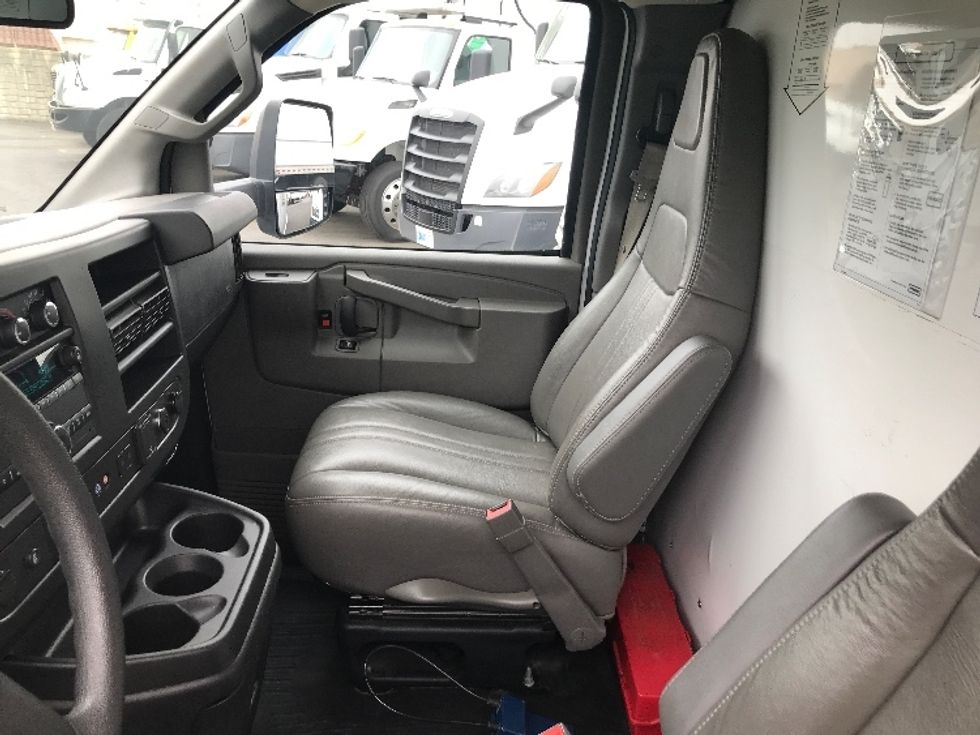 Light Duty Box Truck-Light and Medium Duty Trucks-GMC-2021-Savana G33903-Phoenix-AZ-56,498\n\t\tmiles-$ 35,750 - Image 19