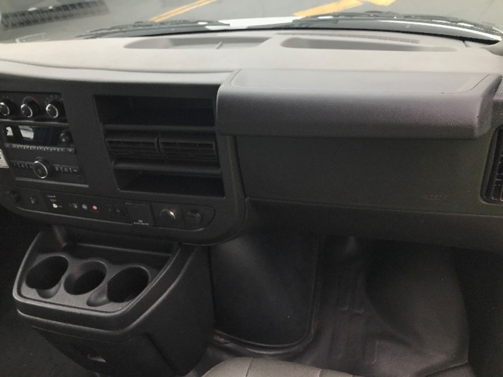 Light Duty Box Truck-Light and Medium Duty Trucks-GMC-2021-Savana G33903-Phoenix-AZ-56,498\n\t\tmiles-$ 35,750 - Image 21