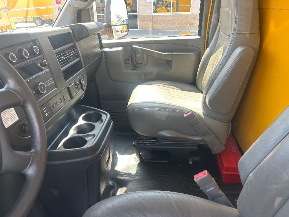 Light Duty Box Truck-Light and Medium Duty Trucks-GMC-2021-Savana G33903-Phoenix-AZ-65,616\n\t\tmiles-$ 28,500 - Image 19