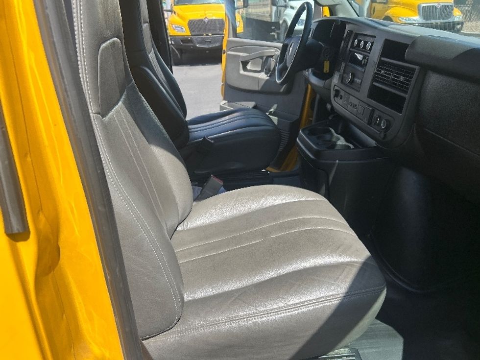 Light Duty Box Truck-Light and Medium Duty Trucks-GMC-2021-Savana G33903-Phoenix-AZ-65,616\n\t\tmiles-$ 28,500 - Image 22