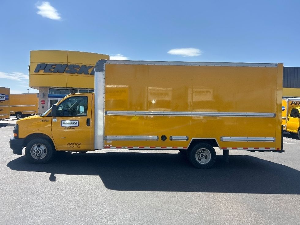 Light Duty Box Truck-Light and Medium Duty Trucks-GMC-2021-Savana G33903-Phoenix-AZ-65,616\n\t\tmiles-$ 28,500 - Image 4