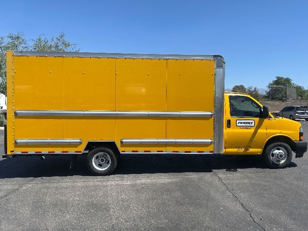 Light Duty Box Truck-Light and Medium Duty Trucks-GMC-2021-Savana G33903-Phoenix-AZ-73,623\n\t\tmiles-$ 26,000 - Image 14