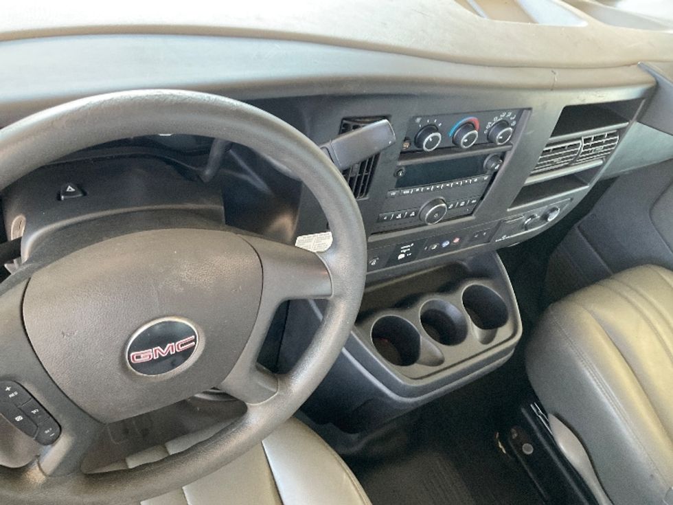 Light Duty Box Truck-Light and Medium Duty Trucks-GMC-2021-Savana G33903-Phoenix-AZ-91,331\n\t\tmiles-$ 28,500 - Image 16