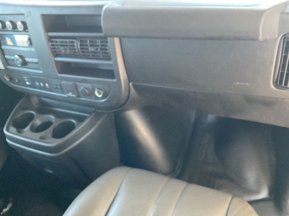 Light Duty Box Truck-Light and Medium Duty Trucks-GMC-2021-Savana G33903-Phoenix-AZ-91,331\n\t\tmiles-$ 28,500 - Image 19