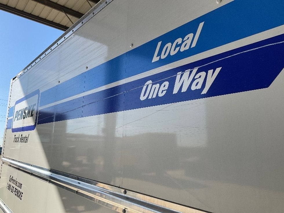 Light Duty Box Truck-Light and Medium Duty Trucks-GMC-2021-Savana G33903-Phoenix-AZ-91,331\n\t\tmiles-$ 28,500 - Image 23