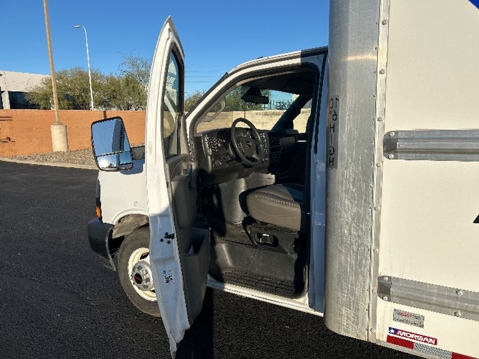 Light Duty Box Truck-Light and Medium Duty Trucks-GMC-2021-Savana G33903-Phoenix-AZ-96,798\n\t\tmiles-$ 31,500 - Image 16