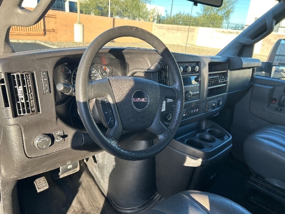 Light Duty Box Truck-Light and Medium Duty Trucks-GMC-2021-Savana G33903-Phoenix-AZ-96,798\n\t\tmiles-$ 31,500 - Image 17