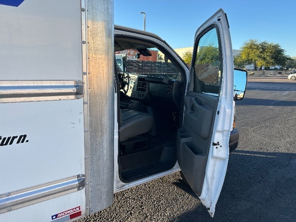 Light Duty Box Truck-Light and Medium Duty Trucks-GMC-2021-Savana G33903-Phoenix-AZ-96,798\n\t\tmiles-$ 31,500 - Image 20