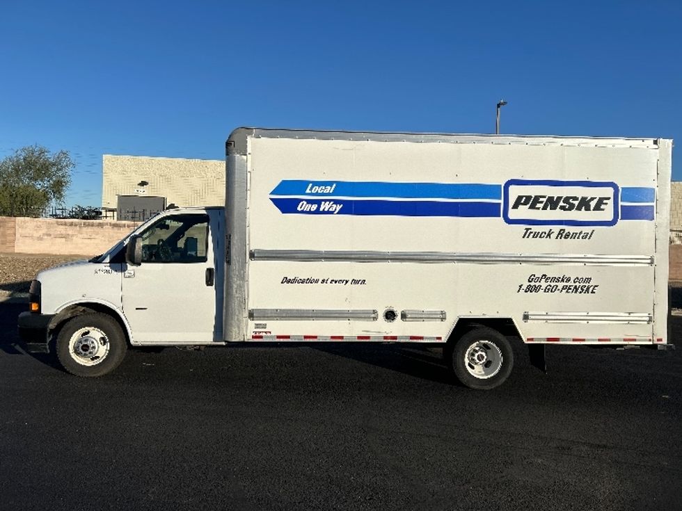 Light Duty Box Truck-Light and Medium Duty Trucks-GMC-2021-Savana G33903-Phoenix-AZ-96,798\n\t\tmiles-$ 31,500 - Image 4