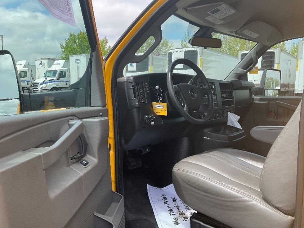 Light Duty Box Truck-Light and Medium Duty Trucks-GMC-2021-Savana G33903-Phoenix-AZ-97,319\n\t\tmiles-$ 24,750 - Image 16