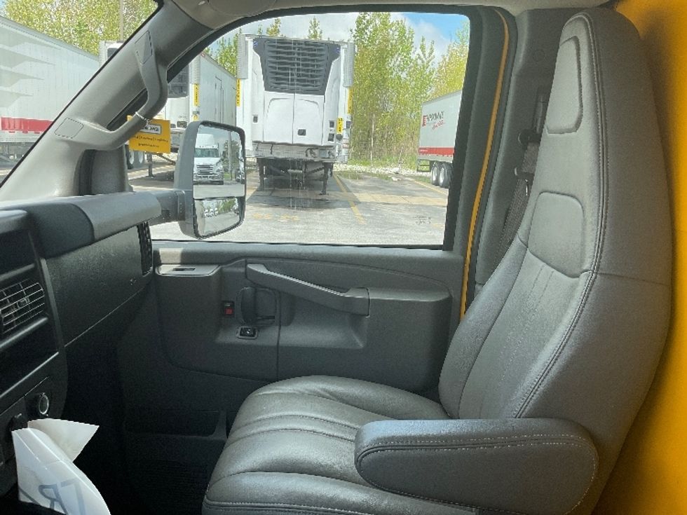 Light Duty Box Truck-Light and Medium Duty Trucks-GMC-2021-Savana G33903-Phoenix-AZ-97,319\n\t\tmiles-$ 24,750 - Image 19