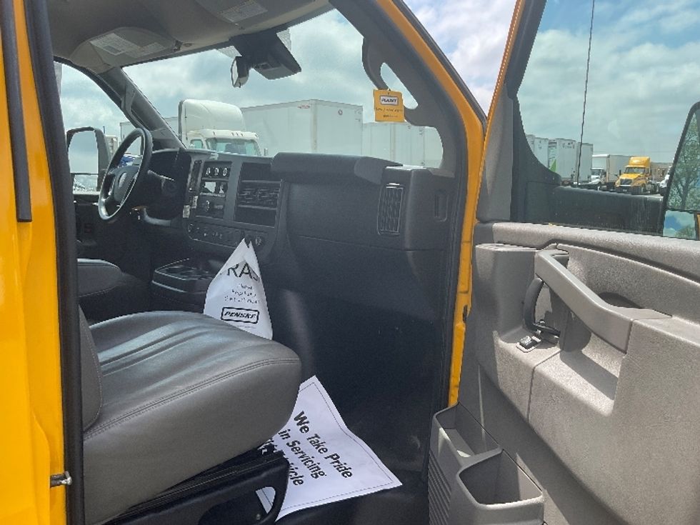 Light Duty Box Truck-Light and Medium Duty Trucks-GMC-2021-Savana G33903-Phoenix-AZ-97,319\n\t\tmiles-$ 24,750 - Image 20